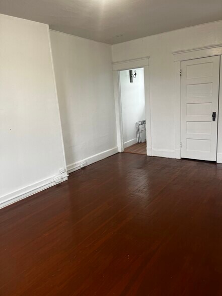 Building Photo - 12 S Plank Rd