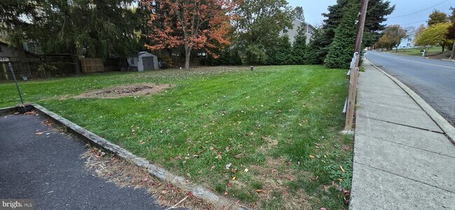 Building Photo - 2196 Spinnerstown Rd