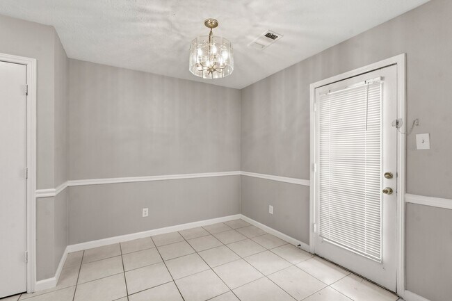 Building Photo - 21507 Bridgewater Pointe