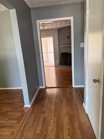 Building Photo - 700 Kindred Ln