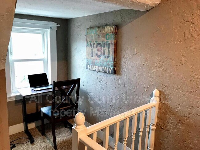 Building Photo - 10 Riverdale St