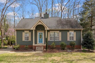 Building Photo - 328 Glencoe Dr