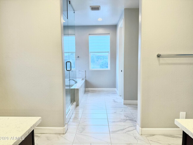 Building Photo - 1732 W Myrna Ln