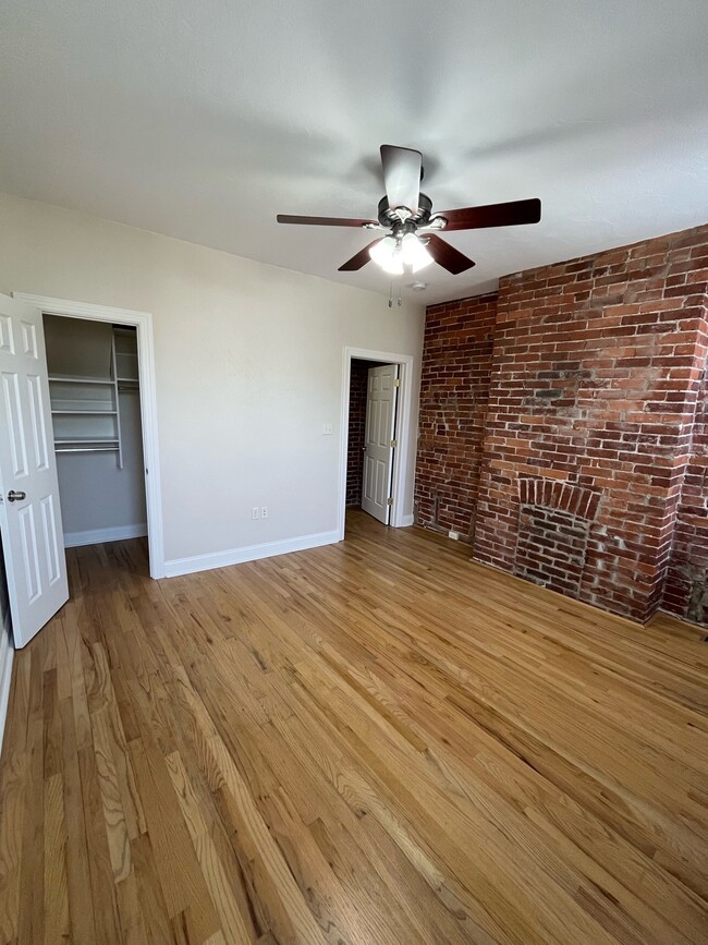 Building Photo - 185 Lodi Way