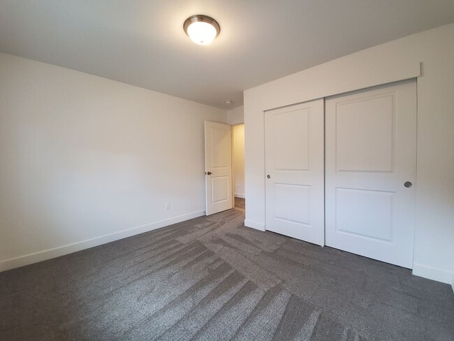 Building Photo - 522 Bedrock Loop