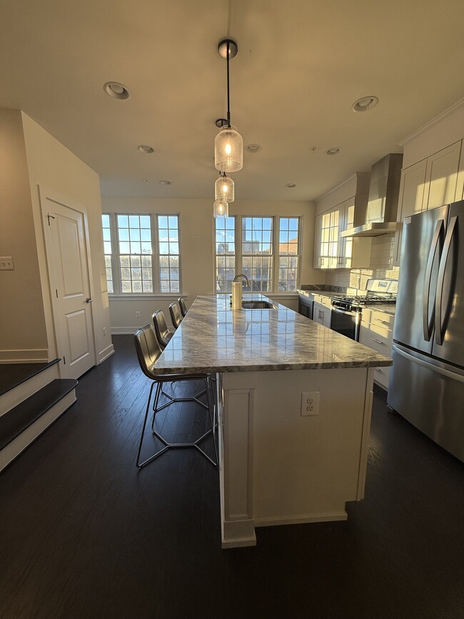 Building Photo - 3109 Elm Ave