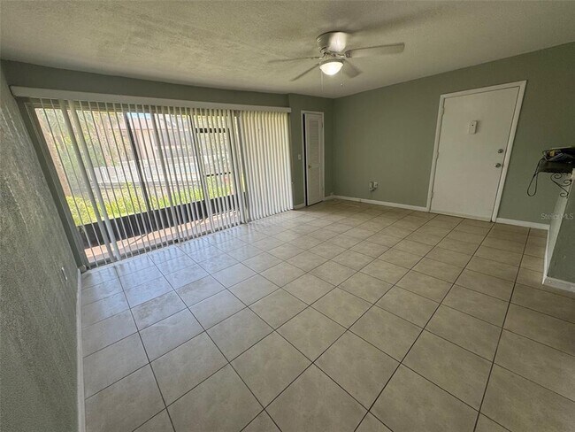 Building Photo - 3861 S Lake Dr