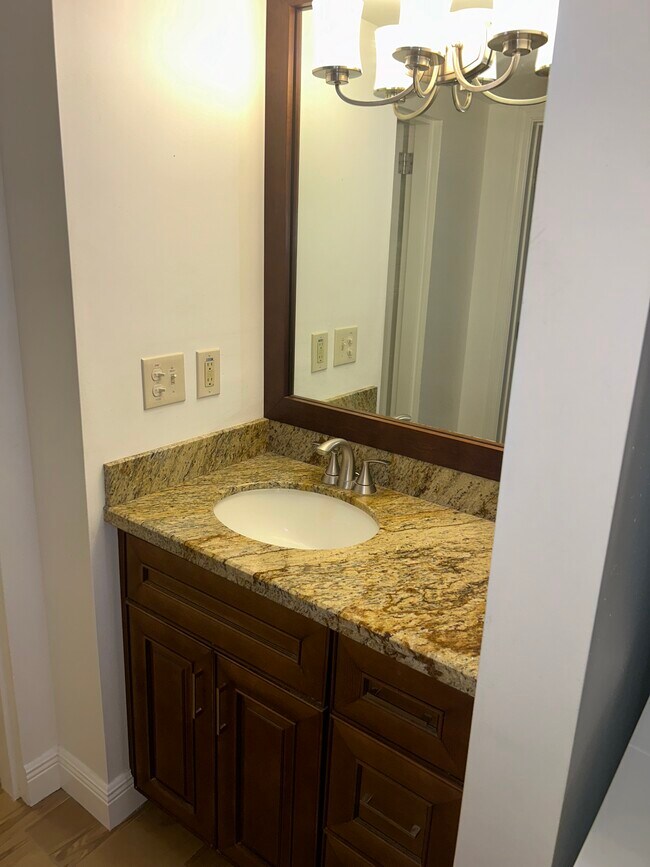 Building Photo - 6614 Miami Lakes Dr