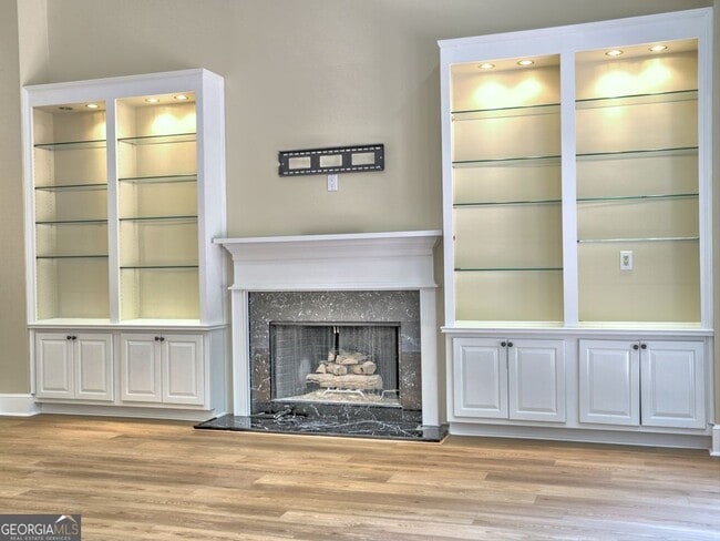 Building Photo - 3237 Waldwick Way SE