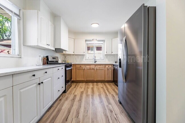 Building Photo - 111 Nashua St