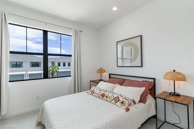 Building Photo - 13021 Pembroke Dr