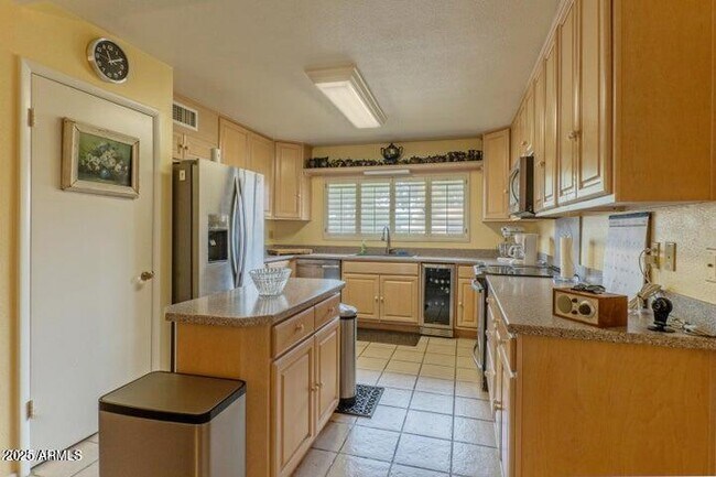Primary Photo - 2107 W Marlette Ave