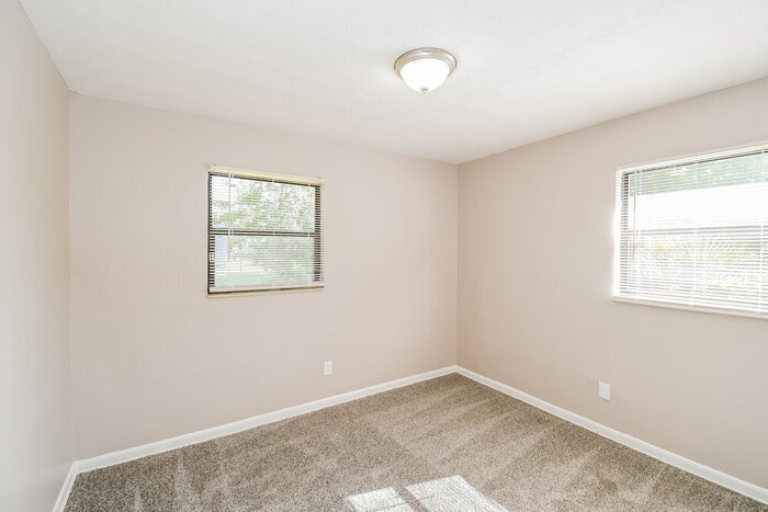 Building Photo - 714 S 42nd St