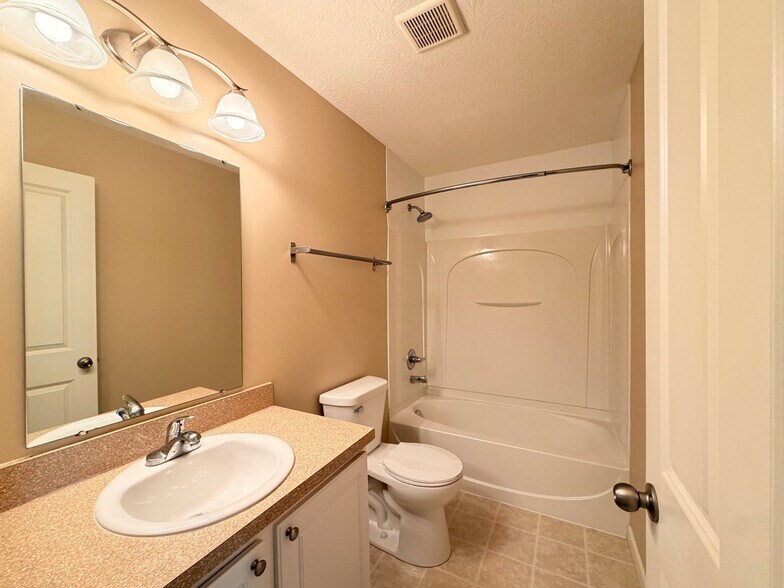 Building Photo - 7408 Cayman Ln