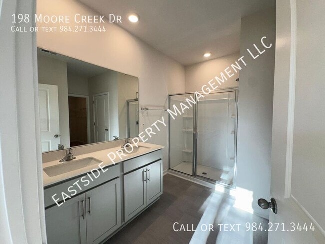 Building Photo - 198 Moore Crk Dr