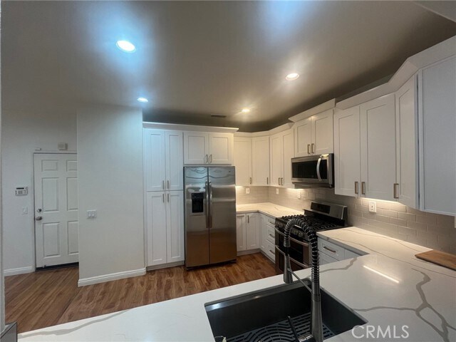 Building Photo - 43 Bluff Cove Dr