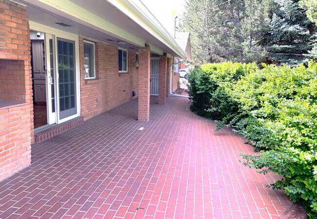 Building Photo - 3055 Crabapple Rd