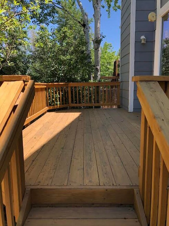 Building Photo - 4 Bd, 2 Ba, Home, Quiet Neighborhood, Great Floorplan, Mature Landscaping!