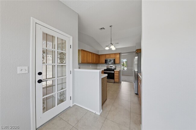 Building Photo - 735 Stonecliff Way