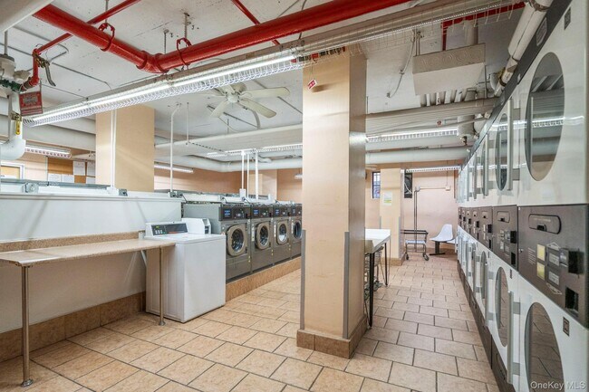 Building Photo - 61-25 97th St