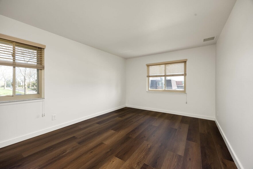 Building Photo - 218 Riviera Dr