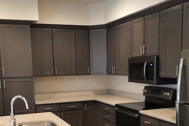 Building Photo - 705 S Evergreen St