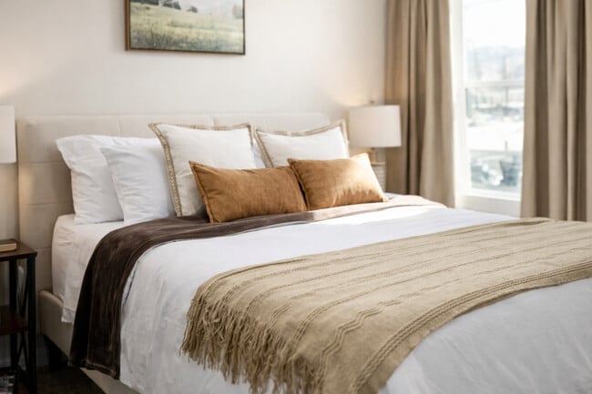 Building Photo - 515 Hawks Blvd