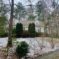 Building Photo - Sweet House in Fairview