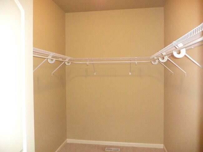 Building Photo - Ranch Home w/ Oversized Double Garage & Landscaping Included!