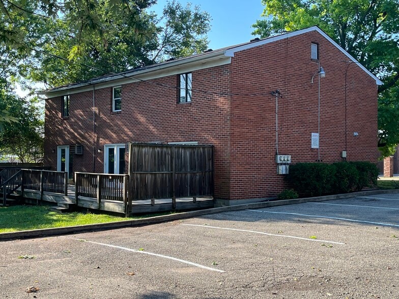Building Photo - 98 W Central Ave