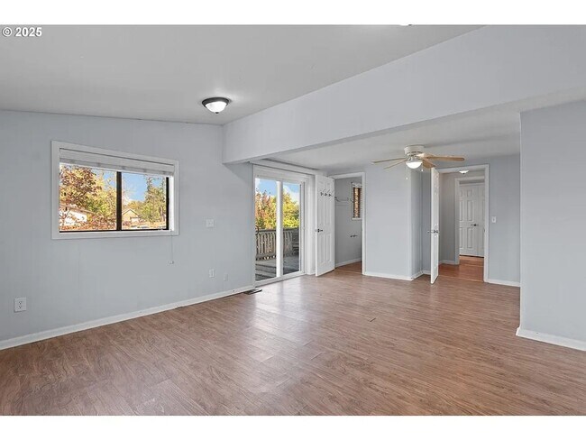 Building Photo - Rare Single Family Home  W/ 2 car garage