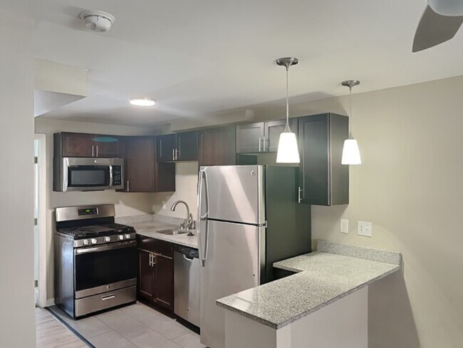 Building Photo - Lantern Square Apartments-A3