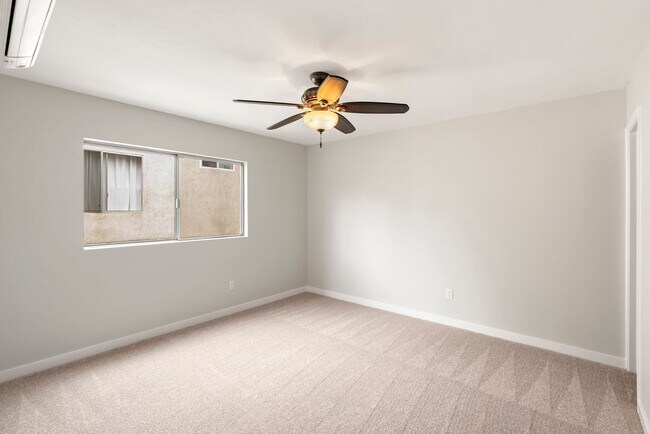 Building Photo - 6908 Camphor Ln