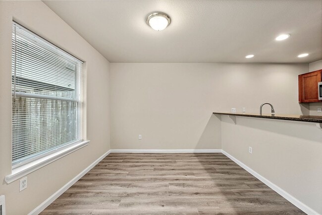 Building Photo - Invest LLC 4330