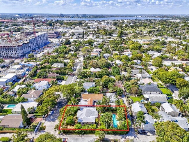 Building Photo - 411 26th St