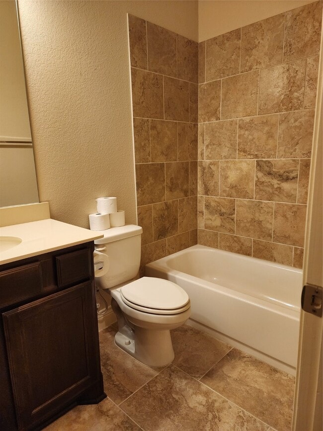 Building Photo - 23335 Robinson Pond Dr