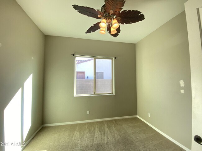 Building Photo - 20841 W Eastview Way