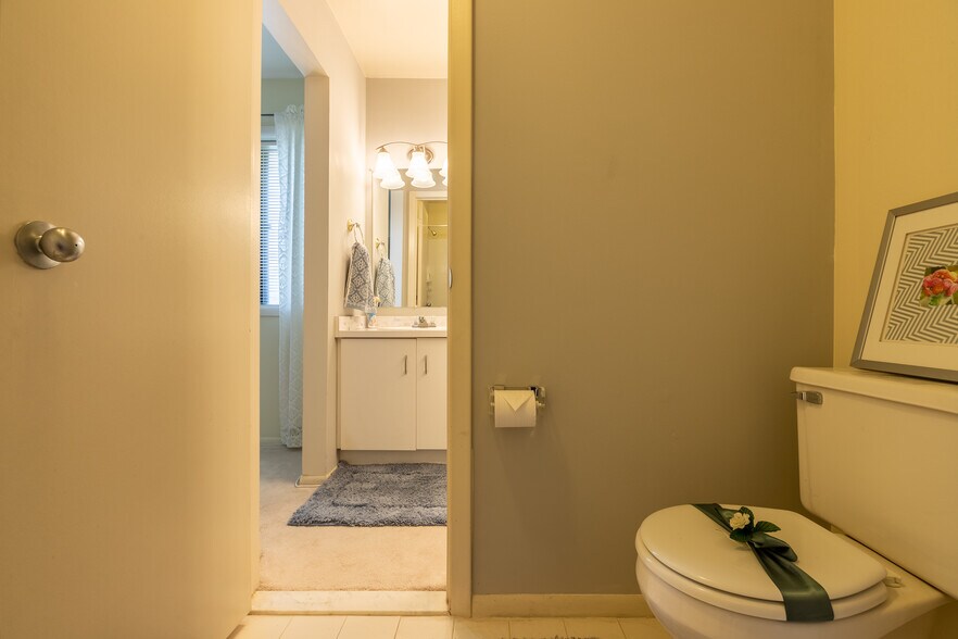 Building Photo - 6903 Jones View Dr