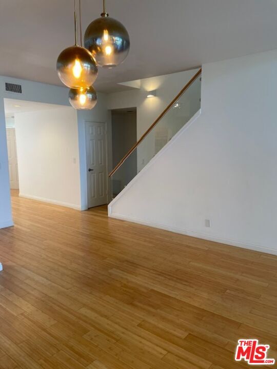 Building Photo - 4338 Redwood Ave