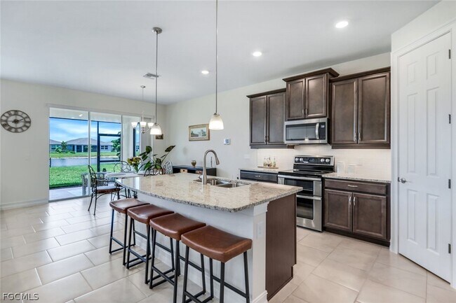 Building Photo - 421 Coral Reef Pl