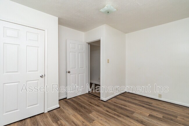 Building Photo - 3928 Porter Ave