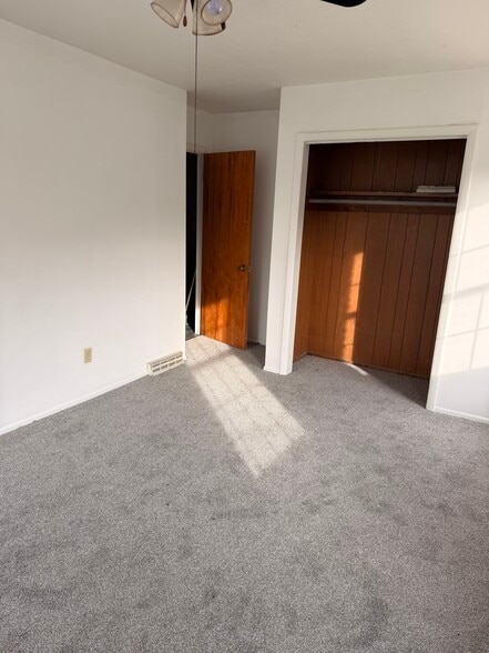 Building Photo - 1 Sylvan Spring Dr