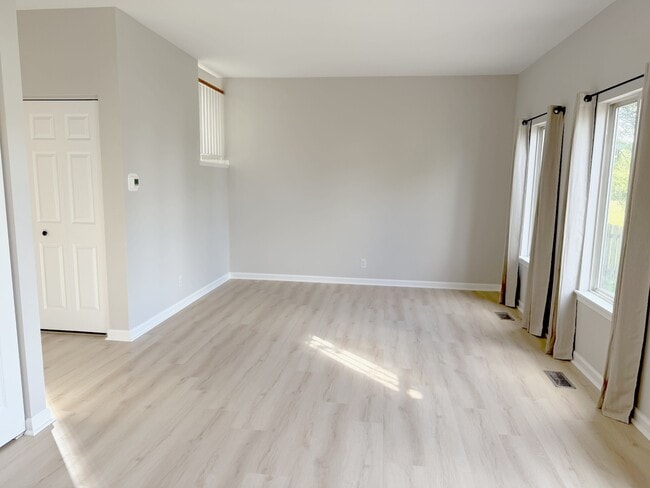 Building Photo - 21248 Edison Ln