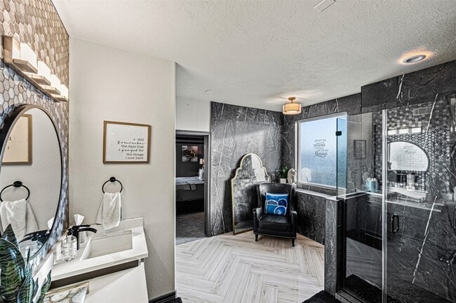 Building Photo - 12345 White Oak Point