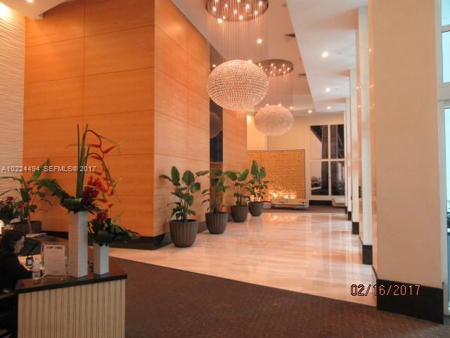 Building Photo - 950 Brickell Bay Dr