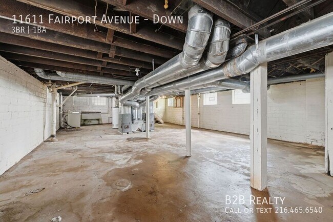 Building Photo - 11611 Fairport Ave