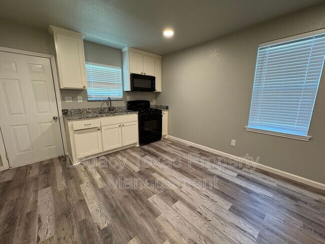 Building Photo - 101-1 Lane Ave