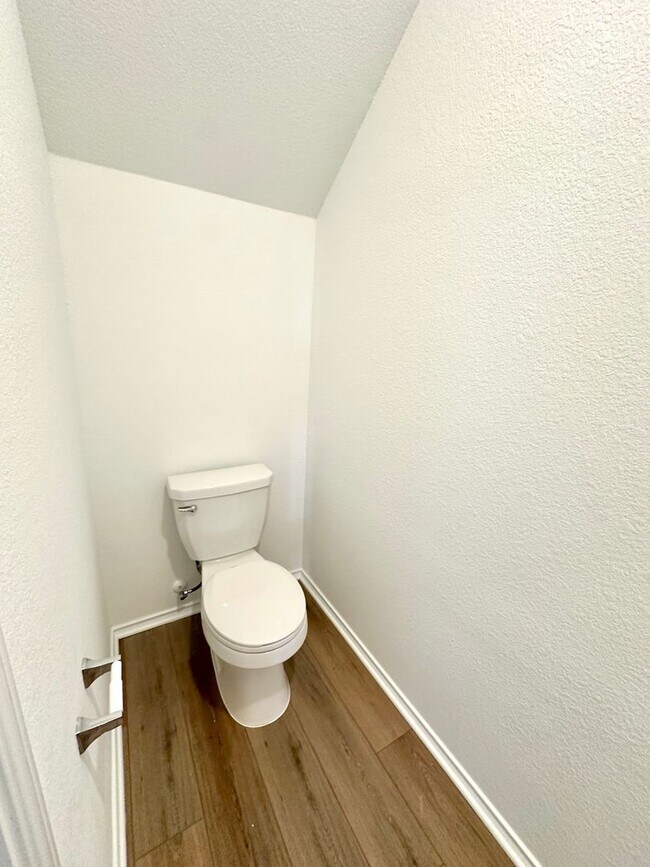 Building Photo - Coming Soon!  Late July Move in Available...