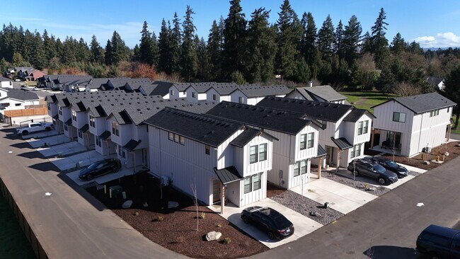 Building Photo - 9911 NE 46th Ct