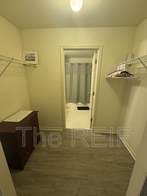 Building Photo - 15240 Silver Pkwy